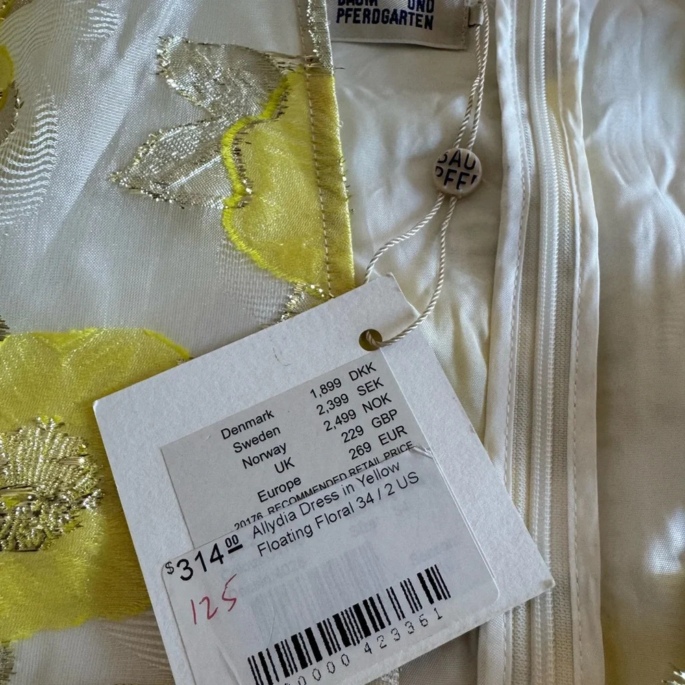 Alysia Dress in Yellow Floating Floral - Picture 5 of 8